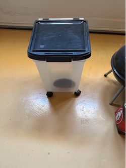 Small dog food holder
