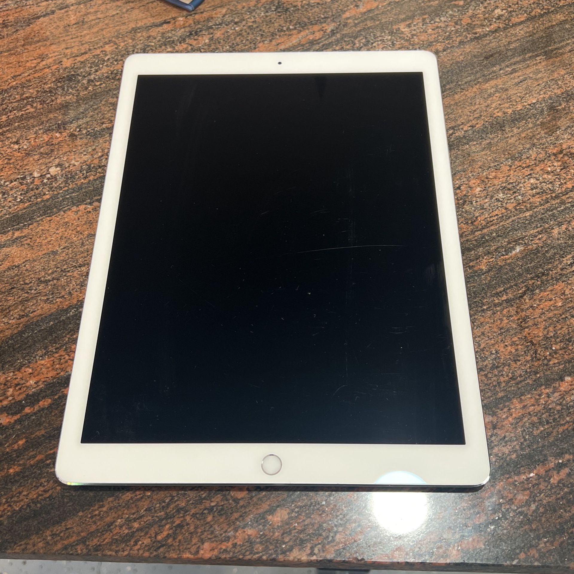 Apple iPad 2nd Gen 12.9” 512gb - VERY GOOD