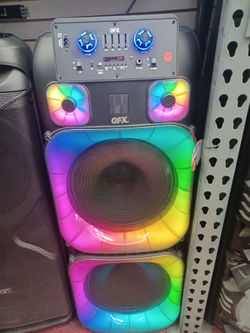 Double 15" Woofers.  Rechargeable Battery.  Brand New.  10000 watts. Free 🎤 QFX
