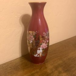 Vintage Japanese Vase.          Mint