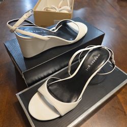 White Madden Girl Wedges Size 7,5