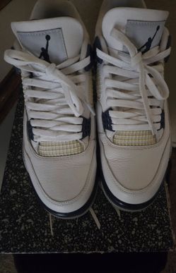 Air Jordan 4 retro size 9 Men