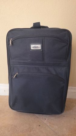 22 Inch Rolling Carry On Suitcase