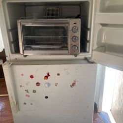 $65 pack Oven Air Fryer + Refrigerator