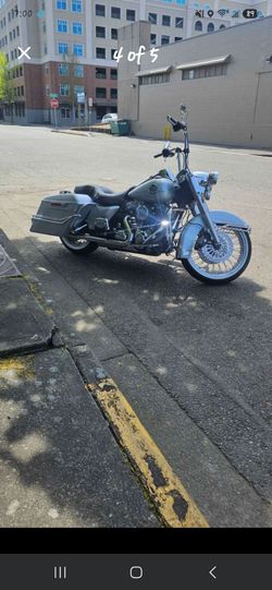 2010 HARLEY DAVIDSON