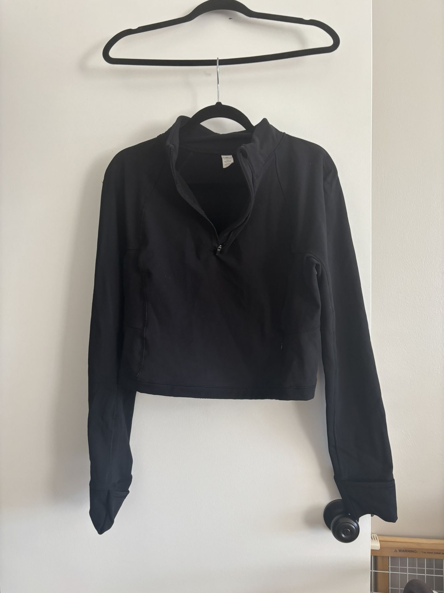 2PK Athletic Wear: Windbreaker And Yoga Crop Long Sleeve