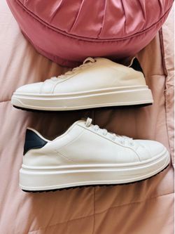 Madden girl plataform sneakers size 9