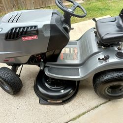 Craftsman 42-in Deck Riding Mower