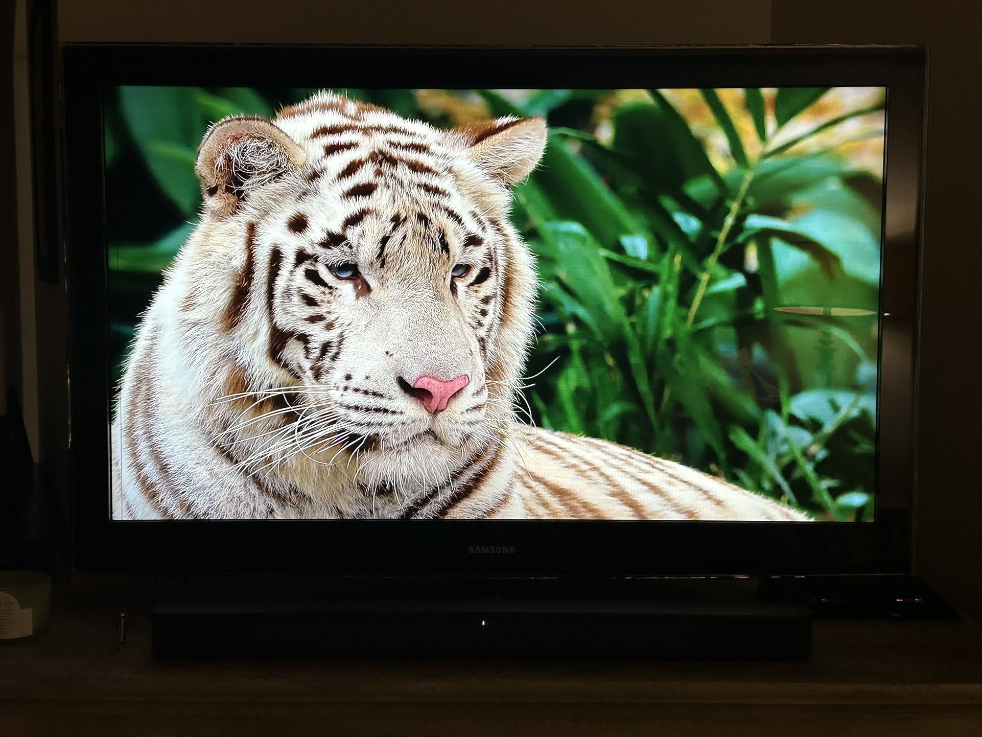 Samsung 52” LCD 1080p HDTV TV set