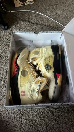 Off-White x Air Jordan 5 Sneakers