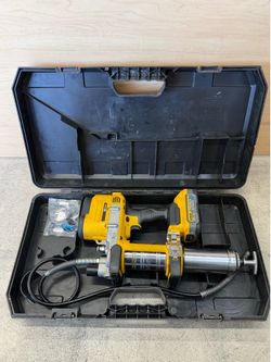 DeWalt 20V MAX Cordless Grease Gun with POWERSTACK Battery