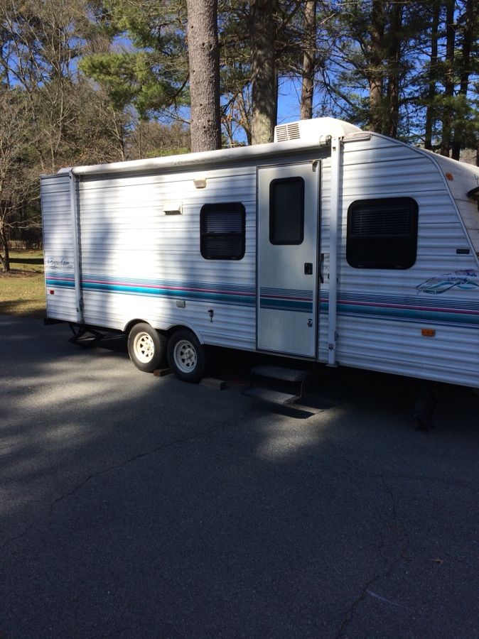 1998 Fleetwood Prowler 22’LW