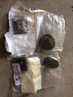 Kitchen cabinets door knobs