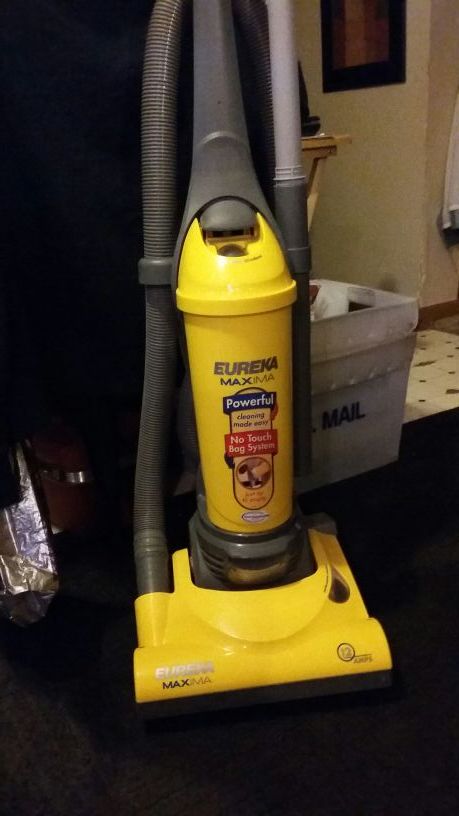EUREKA MAXIMA VACUUM CLEANER
