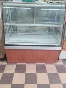 Deli Case Display- Non Refrigerated