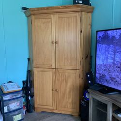 Corner cabinet