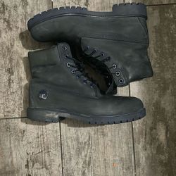 Dark blue timberland