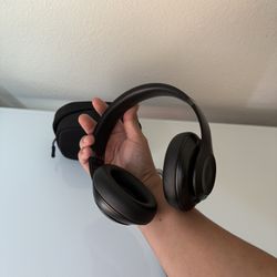 Beats Studio Pro Wireless Headphones – Noise Cancelling – $150