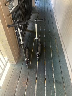 Dos Patinetas Seminuevas En 2( Dolares Por Las Dos Patinetas