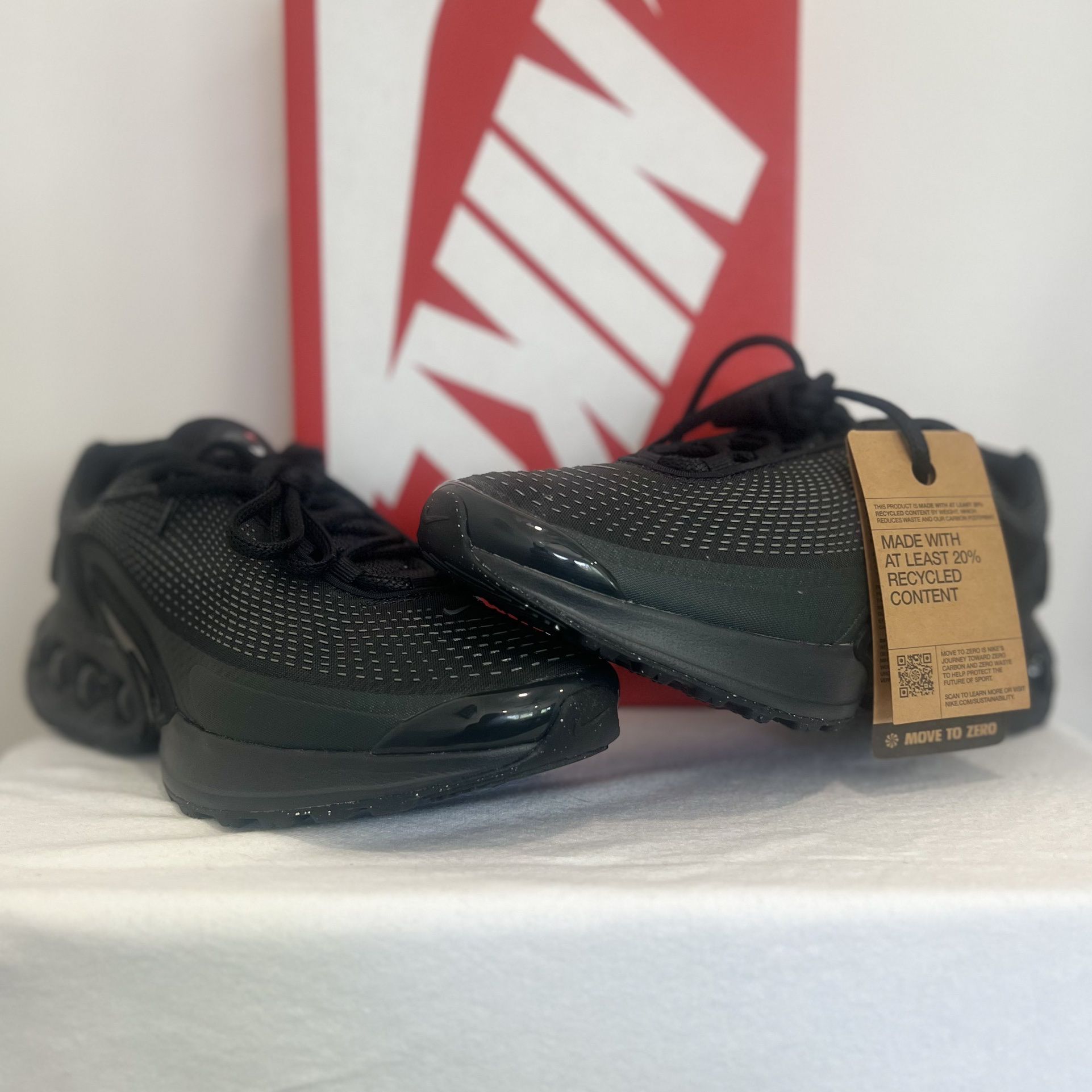 Nike Air Max DN Sizes 8.5, 9 Men’s 