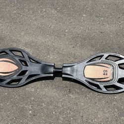 Razor Ripstick Waveboard Coaster Board Skateboard It has little spikes for greater foot grip