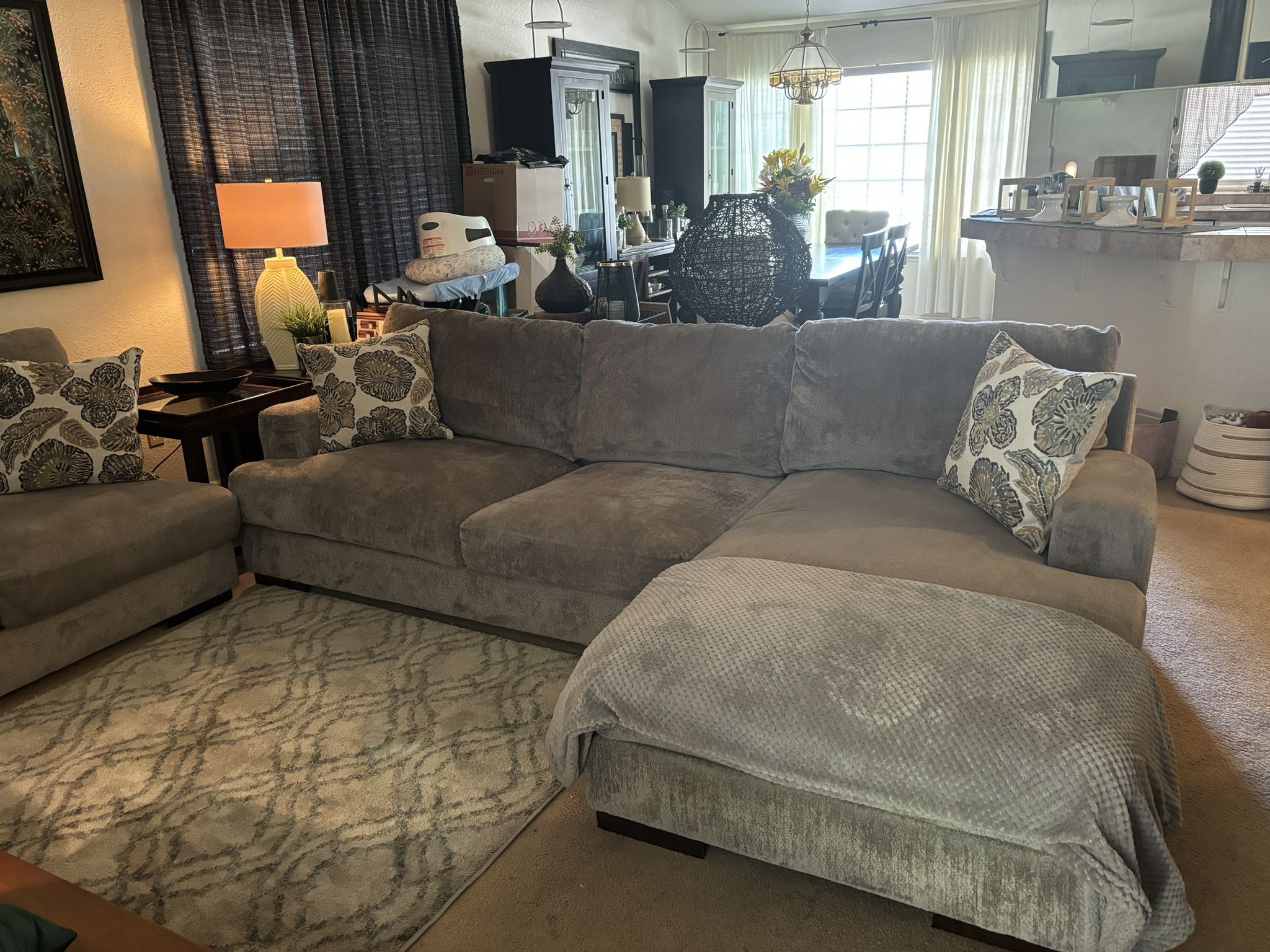 Beautiful Grey Sectional W/4 Pillows and Large Storage Ottoman 