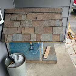 Free Dog House