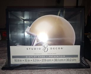 Studio Decor Display Case with Mirror Back