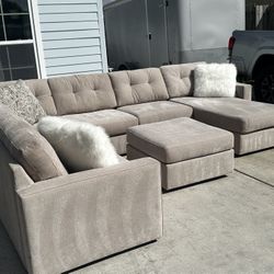 Beige Modular Sectional - Free Delivery 🛻