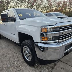 2017 Chevy Silverado 2500hd 4x4  Diesel