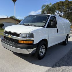 2020 CHEVROLET EXPRESS 2500 CARGO VAN V8 PERFECT