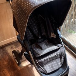 Chicco Bravo Polka Dot Stroller