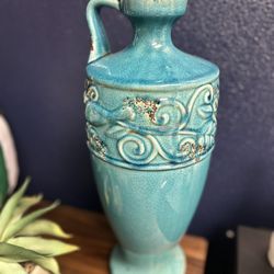 Blue Vase Antique Look 