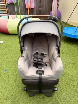 Nuna PIPA Infant Car Seat with Base