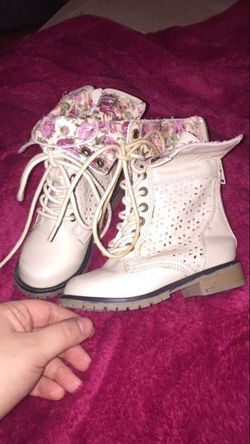 Tan toddler leather boots size 5