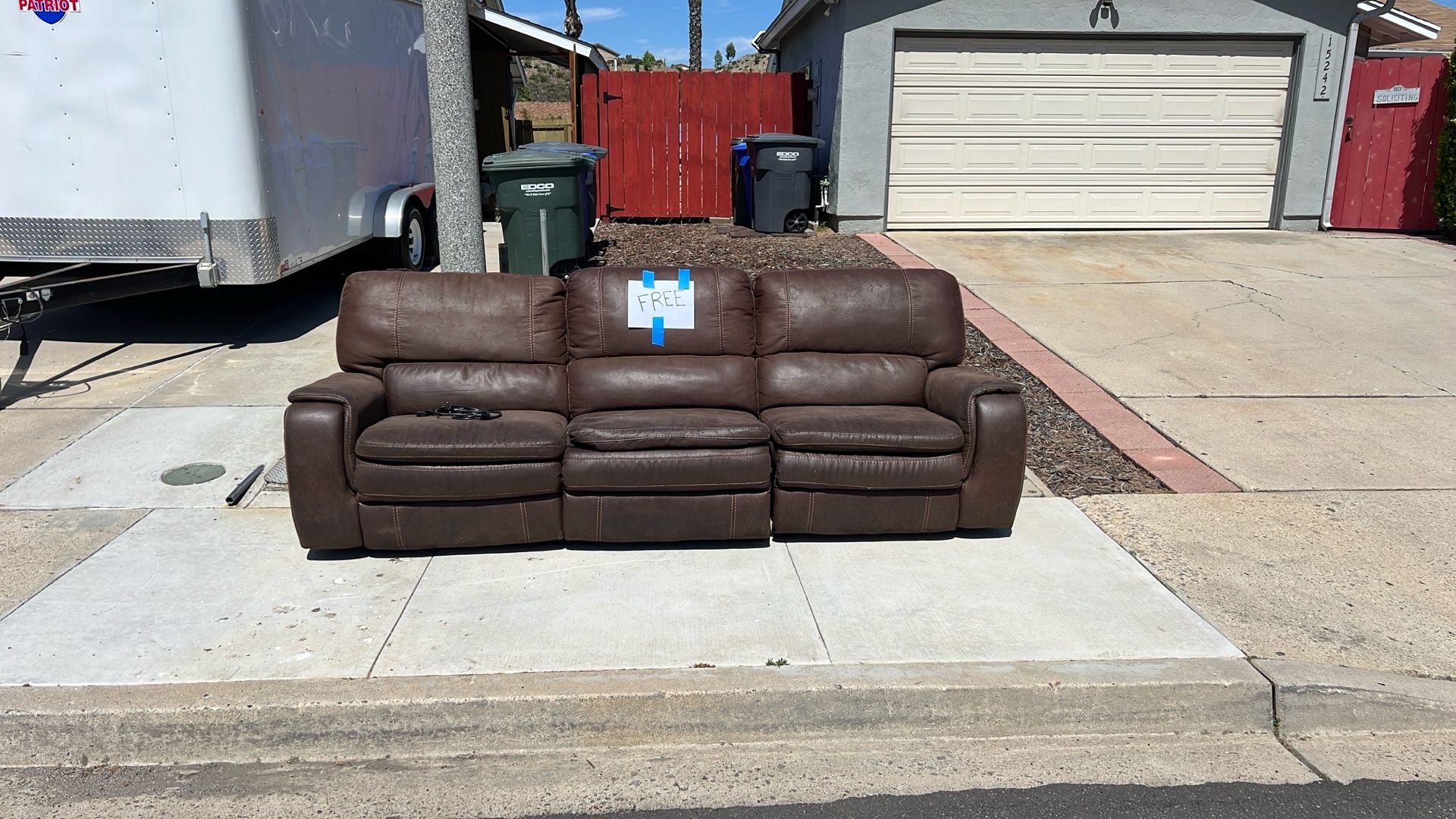 **FREE** Sectional Recliner Couch