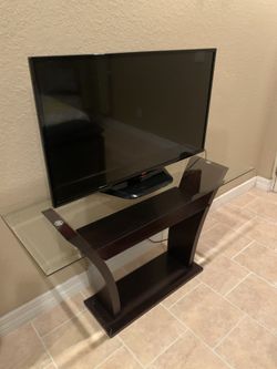 42” tv with remote & tv stand $275 or best offer