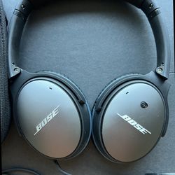 Bose Headphones And Case 
