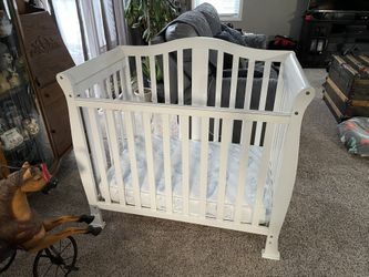 Three Quarter Crib With Mattress 