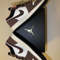 Jordan 1 Low Mocha