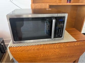 Vissani Microwave 1500  W Air Fry 1750 W rarely used… like new!