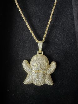🔥 Iced Out Ghost Pendant Necklace – Gold Plated – Rope Chain
