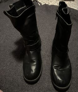 Black Woman’s Boots 