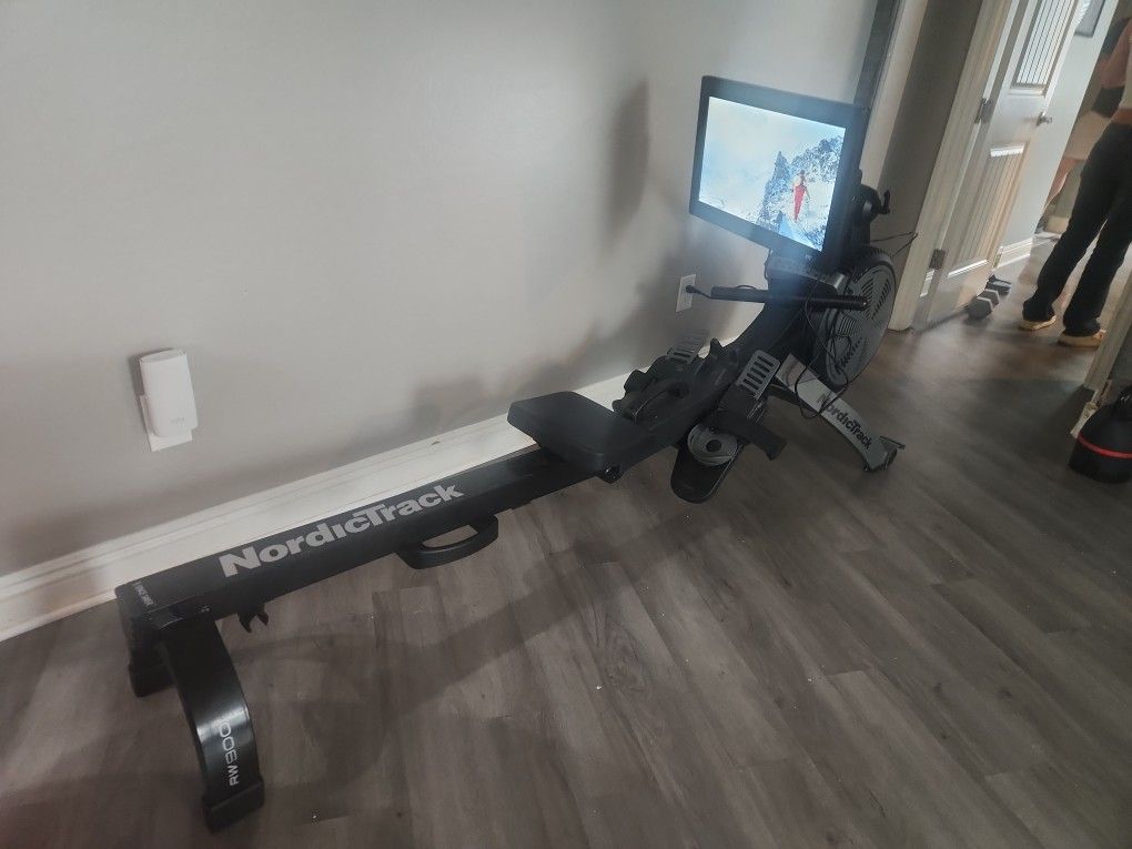 RW900 NordicTrack Rowing Machine