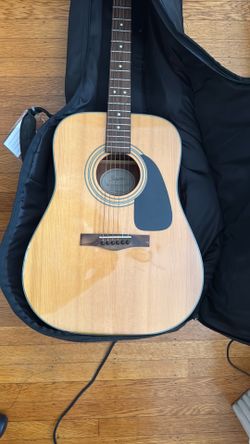 Squier by Fender Acoustic Guitar SD-8S Beginner Friendly