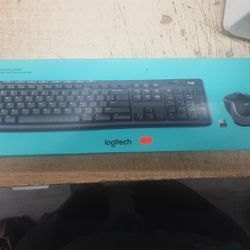 Wireless Keyboard and Mouse Combo,KOORUI 2.4G Silent Full Size Ergonomic Keyboard Mouse,12 Shortcut Keys & 3DPI Mouse,Cordless Computer Mouse and Keyb
