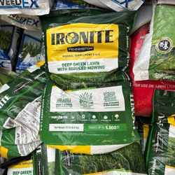 Pennington Ironite Mineral Supplement + Lawn Boost Fertilizer – New 