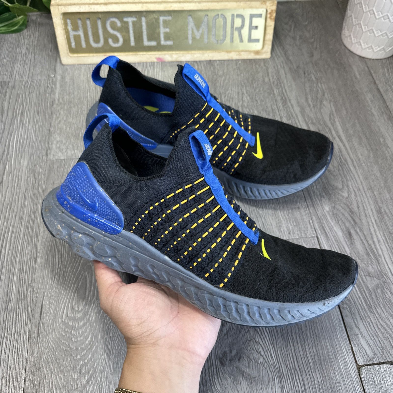 Nike React Phantom Run Flyknit 2 Mens 10 Black Hyper Royal 