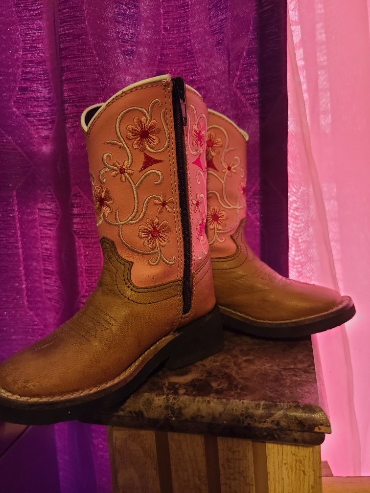 Boot, Botas vaqueras de niña 6D exelente condición. $25