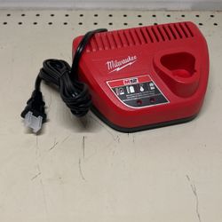 Milwaukee M12 Lithium Battery Charger 